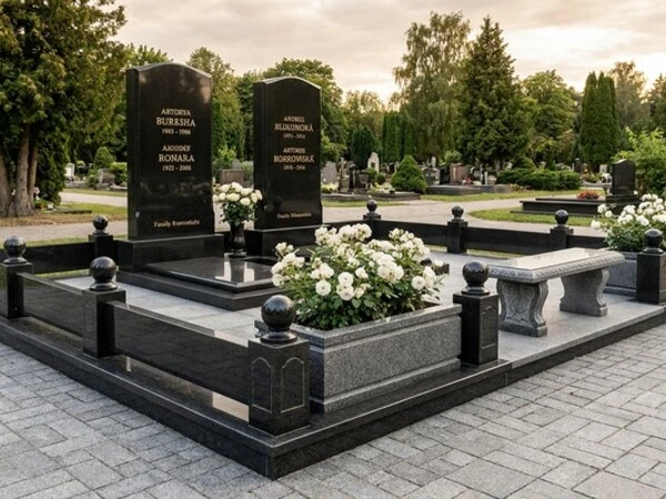 Комплекс: стела, цветник и плита